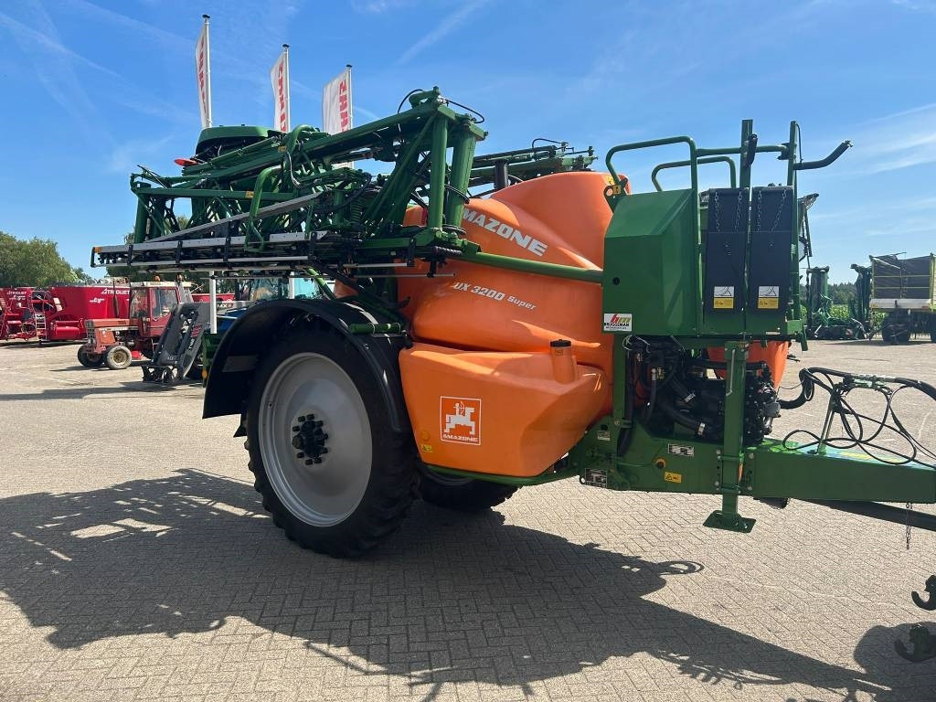 Amazone UX 3200 Super - Trailed sprayer: picture 2 Amazone UX 3200 Super - Trailed sprayer: picture 2