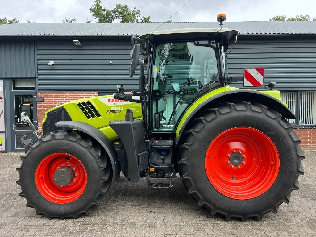 Claas Arion 660 - Farm tractor: picture 2 Claas Arion 660 - Farm tractor: picture 2