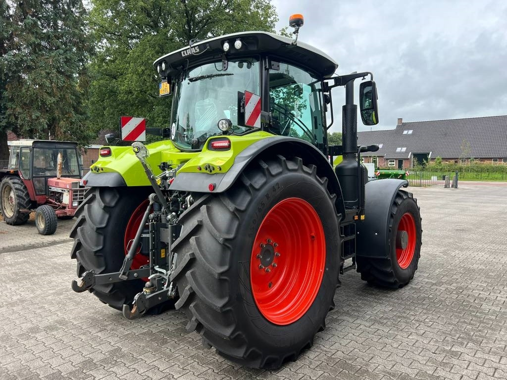 Claas Arion 660 - Farm tractor: picture 5 Claas Arion 660 - Farm tractor: picture 5