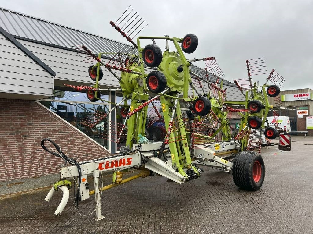 Claas Liner 3000 - Tedder/ Rake: picture 1 Claas Liner 3000 - Tedder/ Rake: picture 1