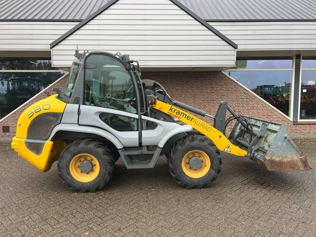 Wheel loader Kramer 380 shovel: picture 6