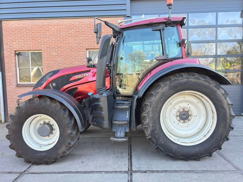 Valtra T 174 Versu - Farm tractor: picture 2 Valtra T 174 Versu - Farm tractor: picture 2