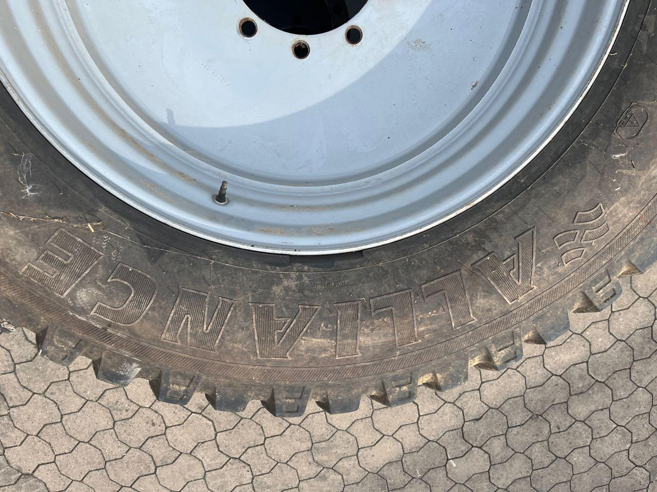 Alliance Multiuse 550 - Tire: picture 1 Alliance Multiuse 550 - Tire: picture 1