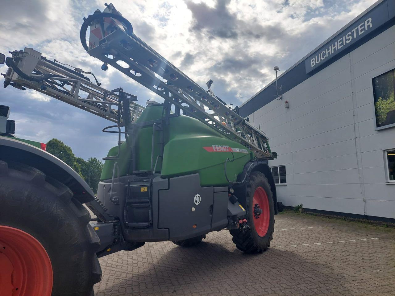 Fendt Rogator 366 - Trailed sprayer: picture 1 Fendt Rogator 366 - Trailed sprayer: picture 1