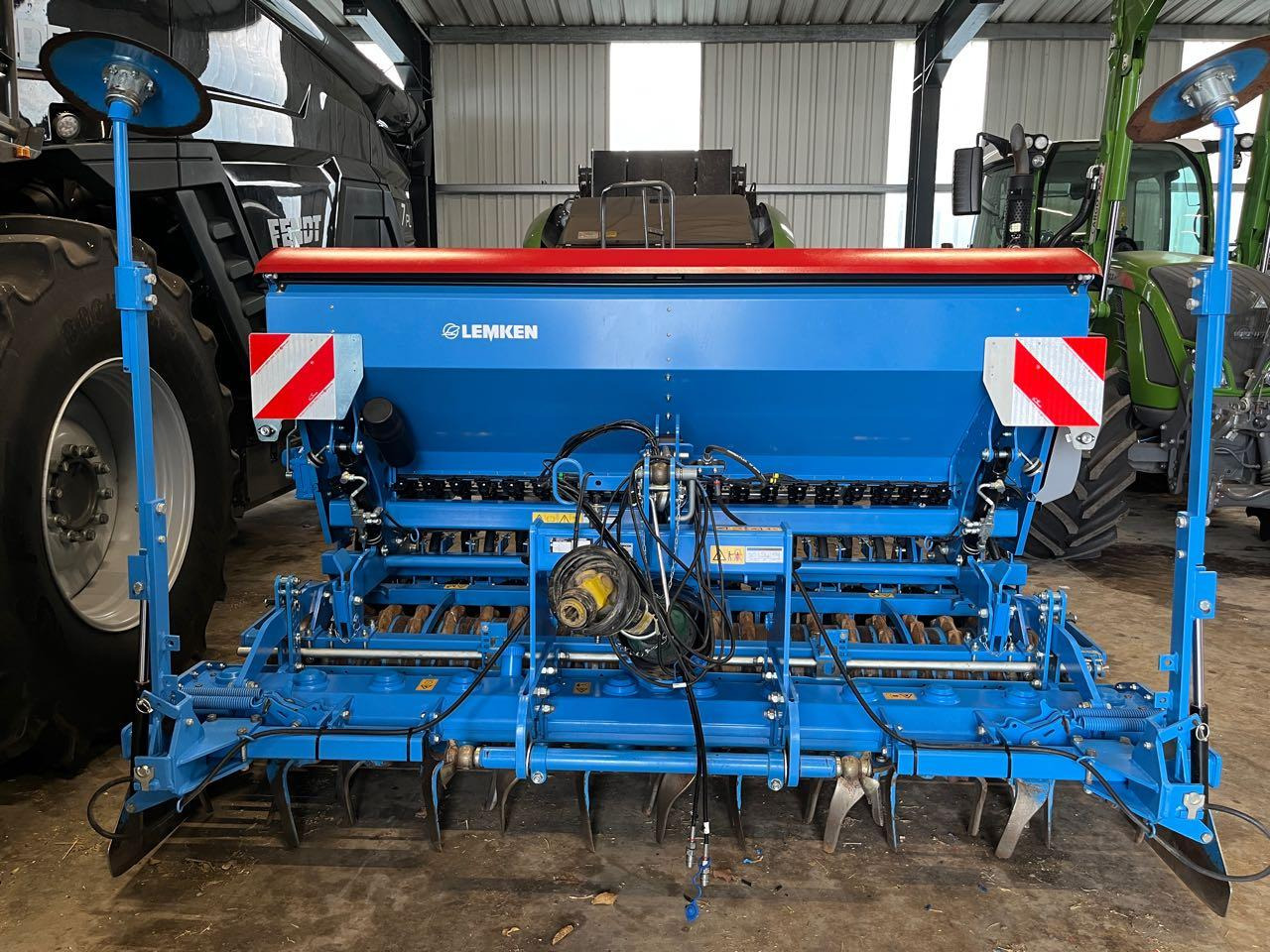 Lemken Zirkon 8/Saphir 9 - Combine seed drill: picture 1 Lemken Zirkon 8/Saphir 9 - Combine seed drill: picture 1