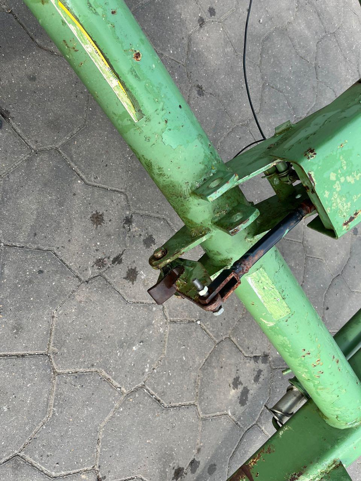 Stoll Super 1.3 - Front loader for tractor: picture 3 Stoll Super 1.3 - Front loader for tractor: picture 3