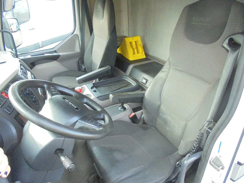 DAF LF 220 + Euro 6 + Dhollandia Lift+16 tons + Discounted from 31.950,- - Box truck: picture 4 DAF LF 220 + Euro 6 + Dhollandia Lift+16 tons + Discounted from 31.950,- - Box truck: picture 4