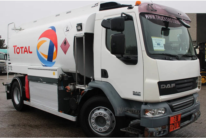 DAF LF 55.280 + 13.000L + 3 compartiment - Tank truck: picture 5 DAF LF 55.280 + 13.000L + 3 compartiment - Tank truck: picture 5
