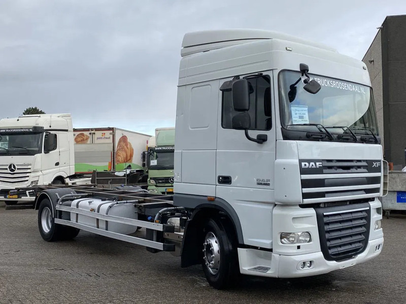 DAF XF 105.460 + Euro 5 + ADR + Discounted from 17.950,- - Cab chassis truck: picture 3 DAF XF 105.460 + Euro 5 + ADR + Discounted from 17.950,- - Cab chassis truck: picture 3