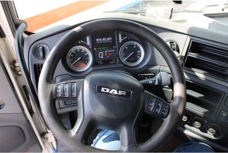 DAF XF 106.460 + Euro 6 + 6X2 + retarder + price is for complete incl combi - Curtainsider truck: picture 5 DAF XF 106.460 + Euro 6 + 6X2 + retarder + price is for complete incl combi - Curtainsider truck: picture 5