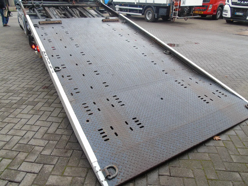 Iveco Eurocargo 140E25 + FULL SYSTEM + TOWING - Autotransporter truck: picture 4 Iveco Eurocargo 140E25 + FULL SYSTEM + TOWING - Autotransporter truck: picture 4