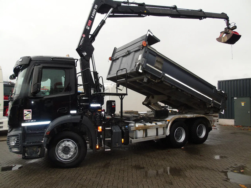 Mercedes-Benz Arocs 2643 + HIAB + 3 SIDE TIPPER - Crane truck: picture 3 Mercedes-Benz Arocs 2643 + HIAB + 3 SIDE TIPPER - Crane truck: picture 3
