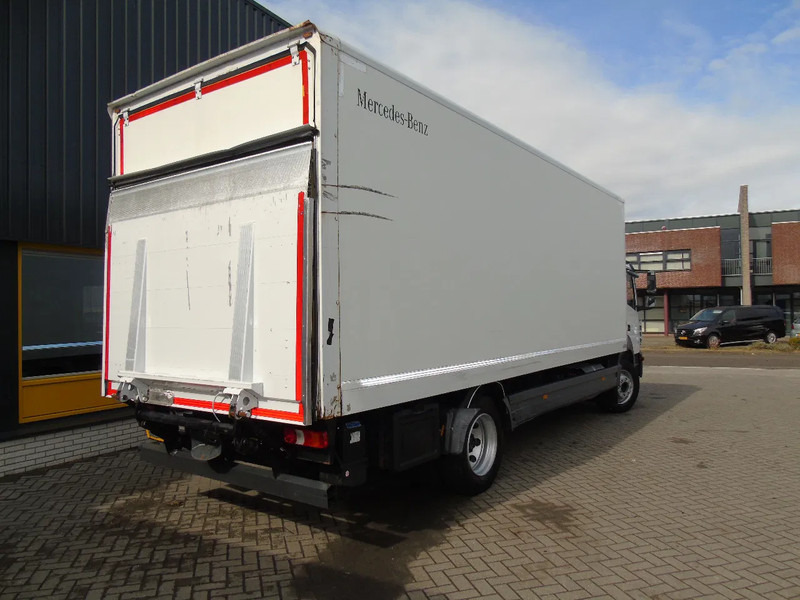 Mercedes-Benz Atego 1524 + EURO 6 + 15T + LIFT - Box truck: picture 3 Mercedes-Benz Atego 1524 + EURO 6 + 15T + LIFT - Box truck: picture 3