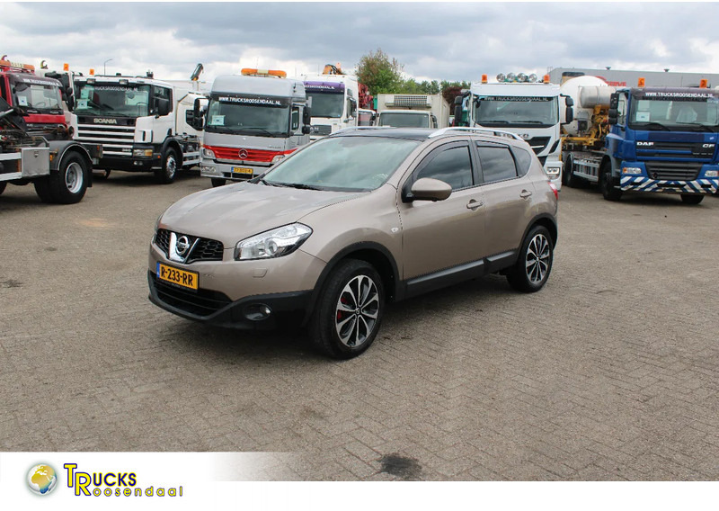 Nissan QASHQAI 2.0 AUTOMATIC / CAMERA - Car: picture 1 Nissan QASHQAI 2.0 AUTOMATIC / CAMERA - Car: picture 1