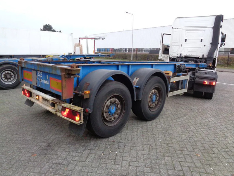 Renders Euro 700 + 2 Axle - Container transporter/ Swap body semi-trailer: picture 2 Renders Euro 700 + 2 Axle - Container transporter/ Swap body semi-trailer: picture 2