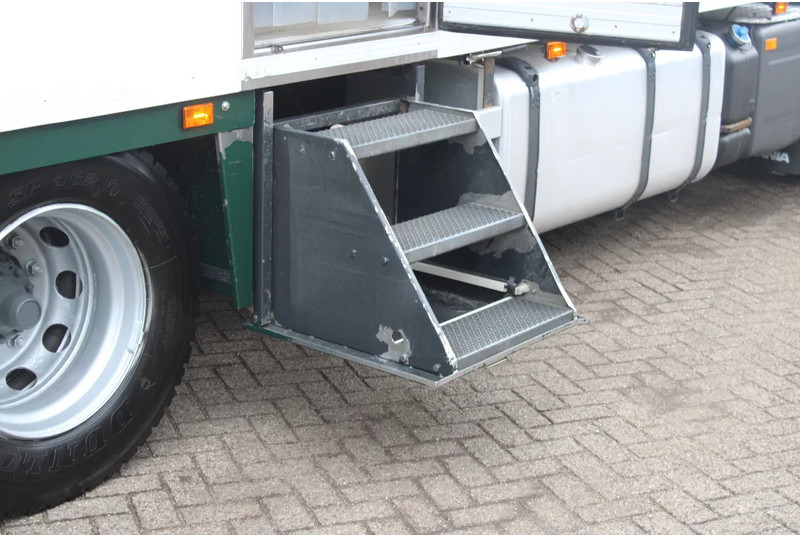 Scania R490 + 6X2 + EURO 6 + heating truck/ flowers FULL OPTION - Refrigerator truck: picture 5 Scania R490 + 6X2 + EURO 6 + heating truck/ flowers FULL OPTION - Refrigerator truck: picture 5