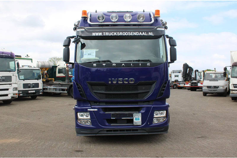 Iveco Stralis 460 + 6X2 + RETARDER + EURO 6 + SPOILERS - Tractor unit: picture 4 Iveco Stralis 460 + 6X2 + RETARDER + EURO 6 + SPOILERS - Tractor unit: picture 4