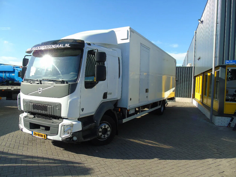 Volvo FL 250 + euro 6 + lift + 12T - Box truck: picture 2 Volvo FL 250 + euro 6 + lift + 12T - Box truck: picture 2