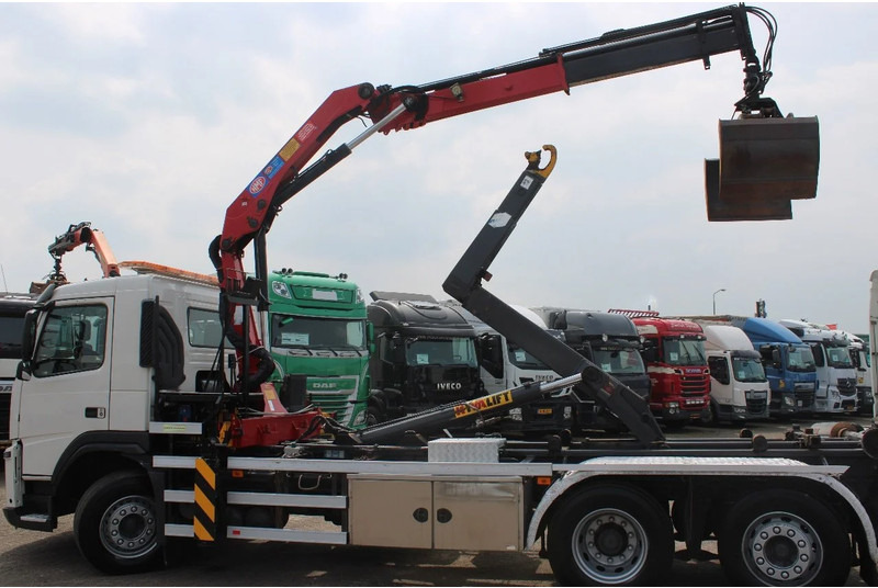 Volvo FM 330 + HMF 1035 + HOOKSYTEM HYVA + EURO 5 + 6X2 - Cable system truck, Crane truck: picture 4 Volvo FM 330 + HMF 1035 + HOOKSYTEM HYVA + EURO 5 + 6X2 - Cable system truck, Crane truck: picture 4