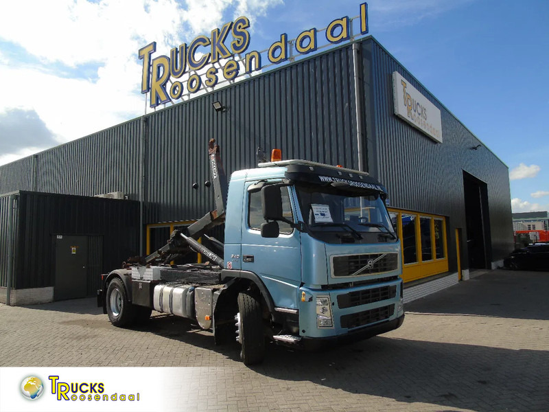 Volvo FM 340 + MANUAL + 19T - Hook lift truck: picture 1 Volvo FM 340 + MANUAL + 19T - Hook lift truck: picture 1