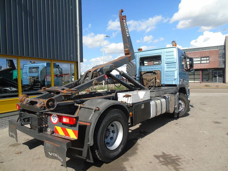 Volvo FM 340 + MANUAL + 19T - Hook lift truck: picture 3 Volvo FM 340 + MANUAL + 19T - Hook lift truck: picture 3
