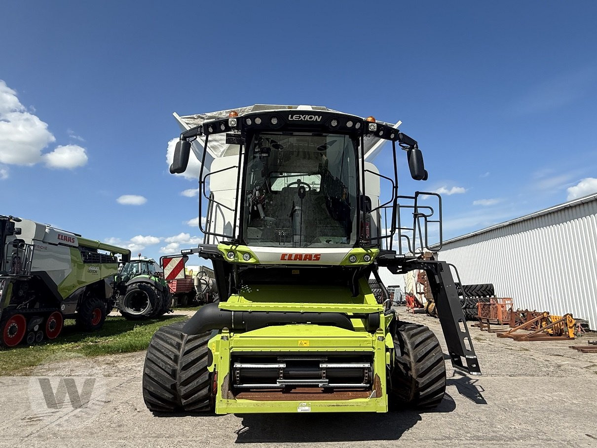 CLAAS Lexion 8900 TT - Combine harvester: picture 2 CLAAS Lexion 8900 TT - Combine harvester: picture 2
