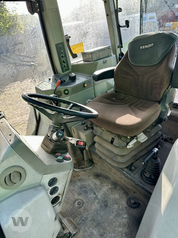 Farm tractor Fendt Favorit 511 C: picture 15