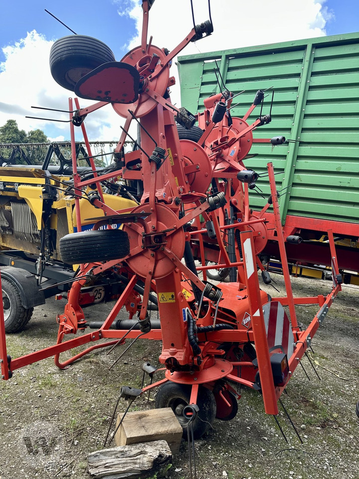 Kuhn GF 8712 - Tedder/ Rake: picture 5 Kuhn GF 8712 - Tedder/ Rake: picture 5