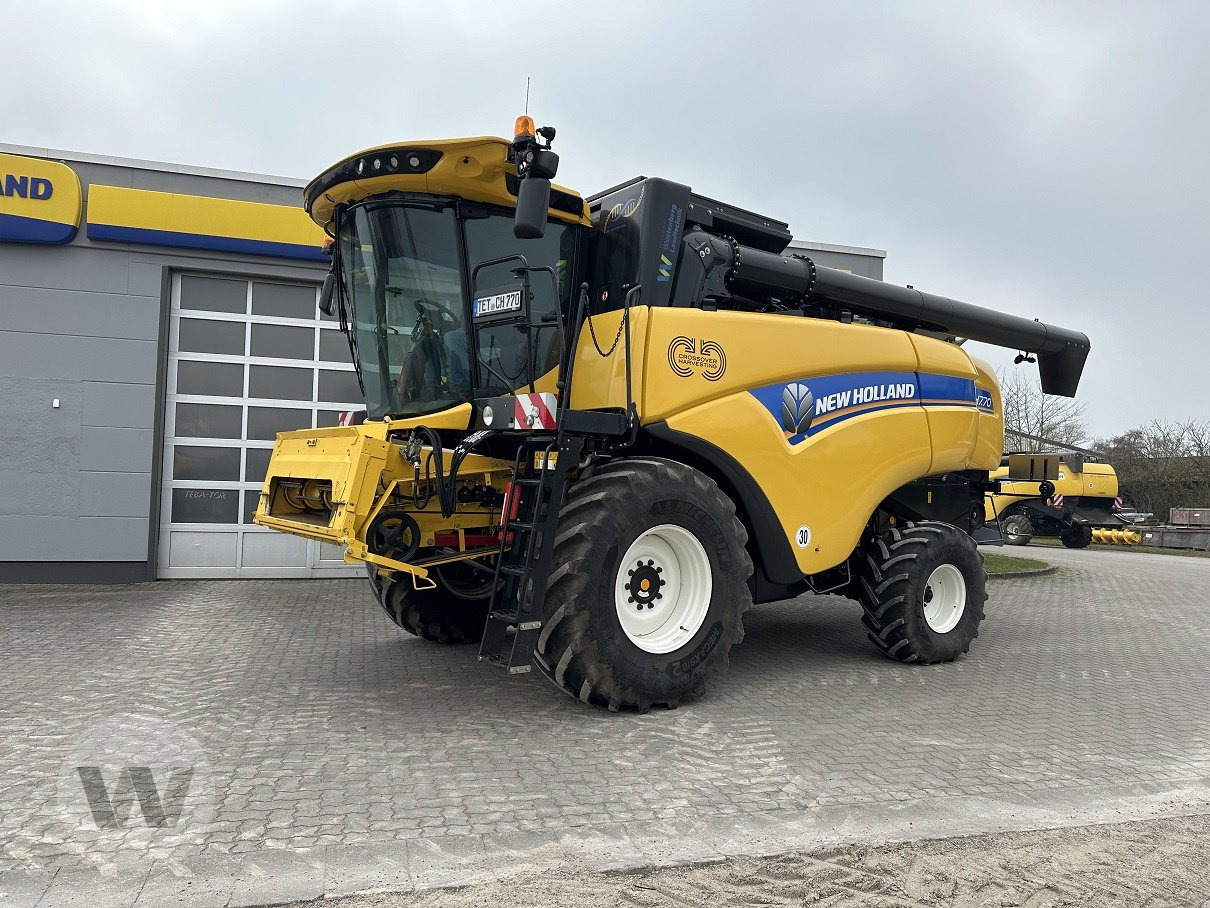 New Holland CH 7.70 - Combine harvester: picture 1 New Holland CH 7.70 - Combine harvester: picture 1