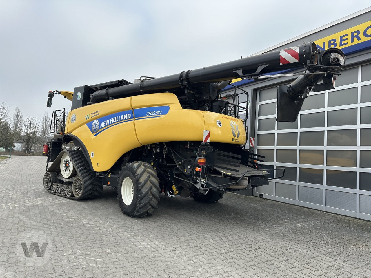 New Holland CR 10.90 - Combine harvester: picture 5 New Holland CR 10.90 - Combine harvester: picture 5