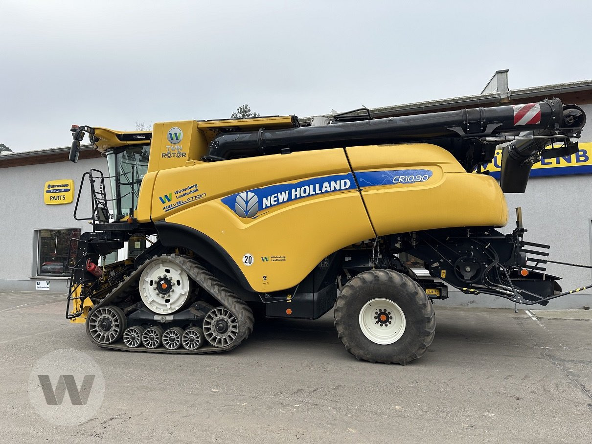 New Holland CR 10.90 - Combine harvester: picture 1 New Holland CR 10.90 - Combine harvester: picture 1
