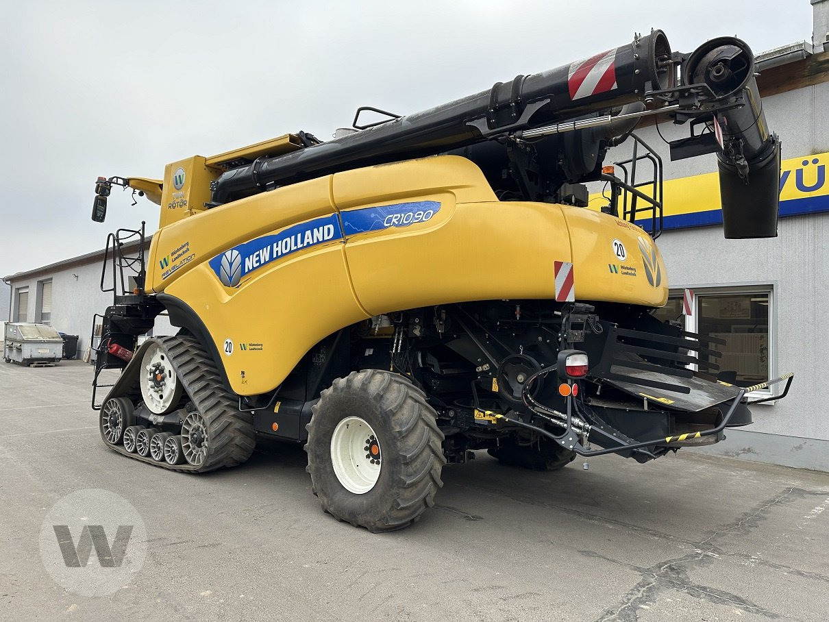 New Holland CR 10.90 - Combine harvester: picture 5 New Holland CR 10.90 - Combine harvester: picture 5