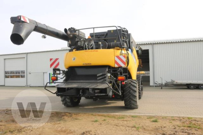 New Holland CR 9090 SCR - Combine harvester: picture 4 New Holland CR 9090 SCR - Combine harvester: picture 4
