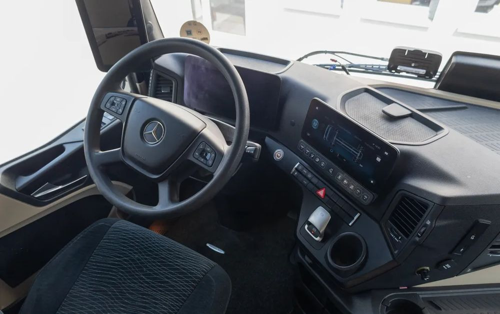 Mercedes-Benz Actros 1845 - Tractor unit: picture 5 Mercedes-Benz Actros 1845 - Tractor unit: picture 5