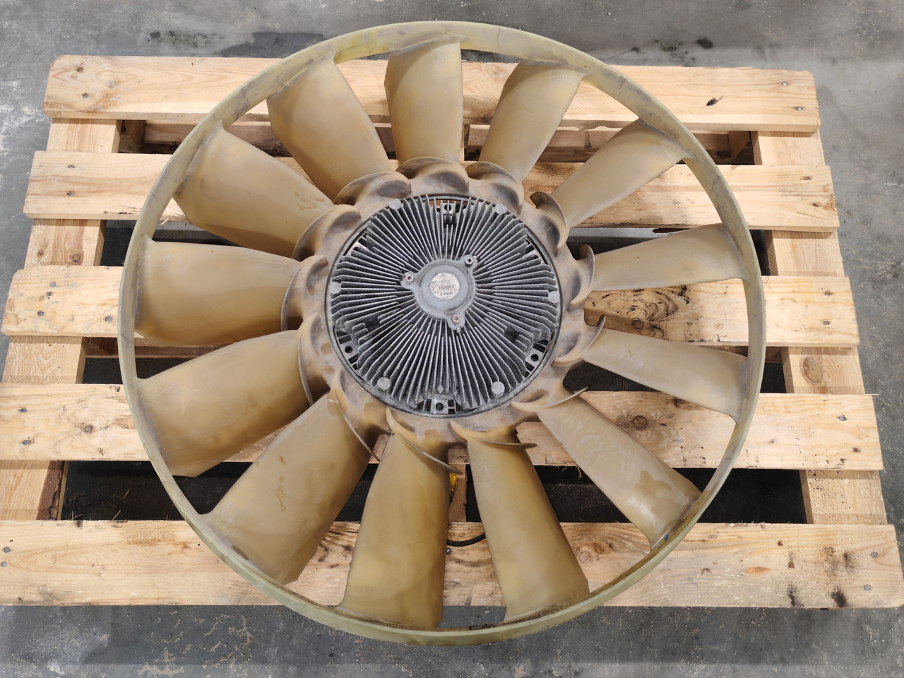 MAN TGS TGX / D2676LF / VISCO CLUTCH FAN / 51066007125 - Fan: picture 2 MAN TGS TGX / D2676LF / VISCO CLUTCH FAN / 51066007125 - Fan: picture 2