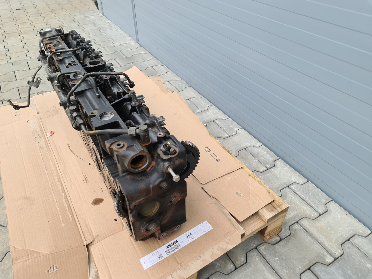 MAN TGX TGA / CYLINDER HEAD / D20 ENGINE / EURO 3 4 5 / WORLDWIDE DELIVERY - Cylinder head: picture 2 MAN TGX TGA / CYLINDER HEAD / D20 ENGINE / EURO 3 4 5 / WORLDWIDE DELIVERY - Cylinder head: picture 2
