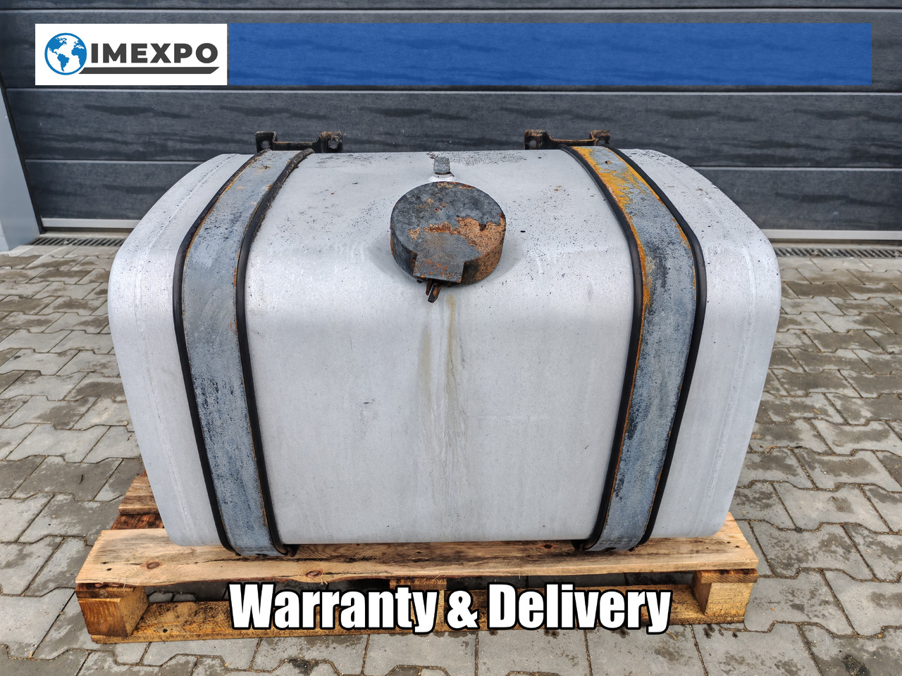 MAN TGX TGS / ALU FUEL TANK / 330L / 96x70x57,5 - Fuel tank: picture 1 MAN TGX TGS / ALU FUEL TANK / 330L / 96x70x57,5 - Fuel tank: picture 1