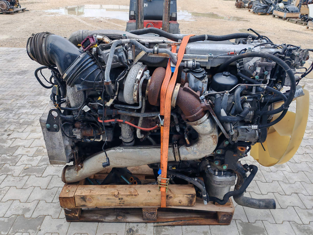 MAN TGX TGS / D2676 LF51 / EURO 6 / COMPLETE ENGINE - Engine: picture 4 MAN TGX TGS / D2676 LF51 / EURO 6 / COMPLETE ENGINE - Engine: picture 4