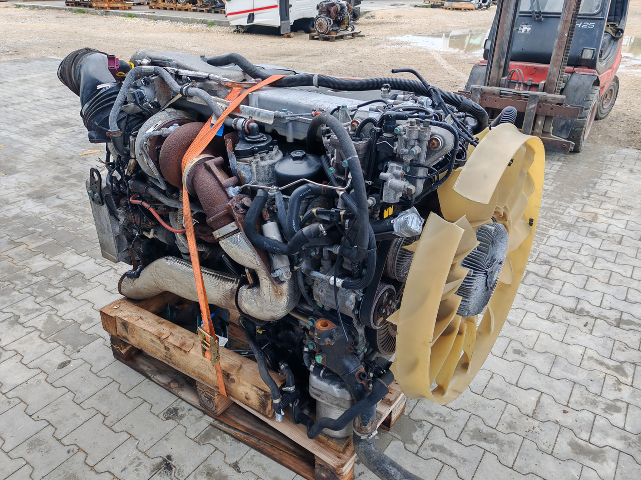 MAN TGX TGS / D2676 LF51 / EURO 6 / COMPLETE ENGINE - Engine: picture 5 MAN TGX TGS / D2676 LF51 / EURO 6 / COMPLETE ENGINE - Engine: picture 5