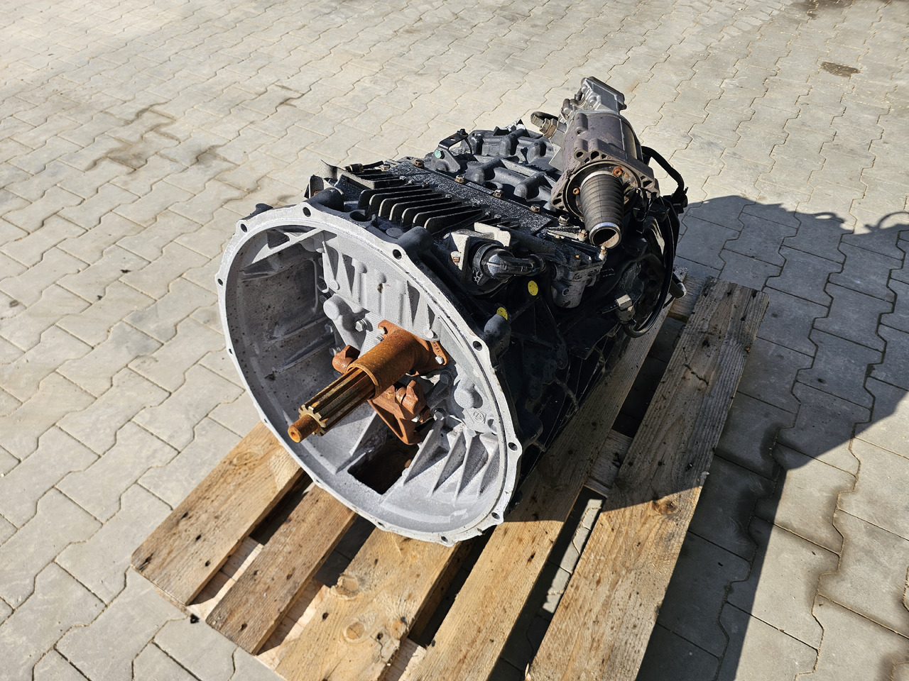 MAN TGX TGS / ZF ASTRONIC 12AS2130TD / COMPLETE - Gearbox: picture 5 MAN TGX TGS / ZF ASTRONIC 12AS2130TD / COMPLETE - Gearbox: picture 5