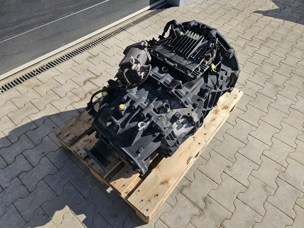 MAN TGX TGS / ZF ASTRONIC 12AS2130TD / COMPLETE - Gearbox: picture 3 MAN TGX TGS / ZF ASTRONIC 12AS2130TD / COMPLETE - Gearbox: picture 3