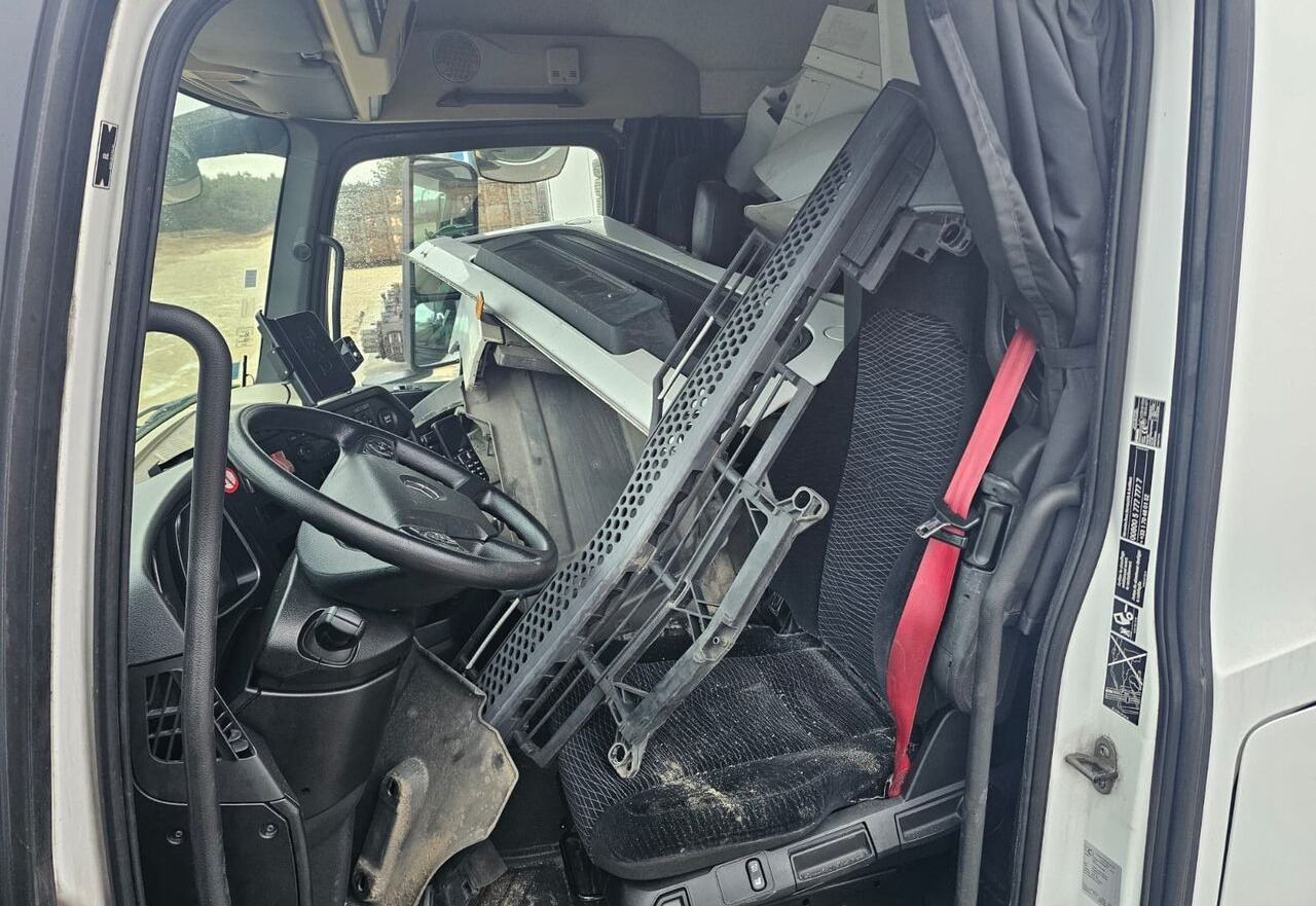 Cab for Truck Mercedes-Benz ACTROS MP4 StreamSpace 1843   Mercedes-Benz ACTROS MP4 truck: picture 6