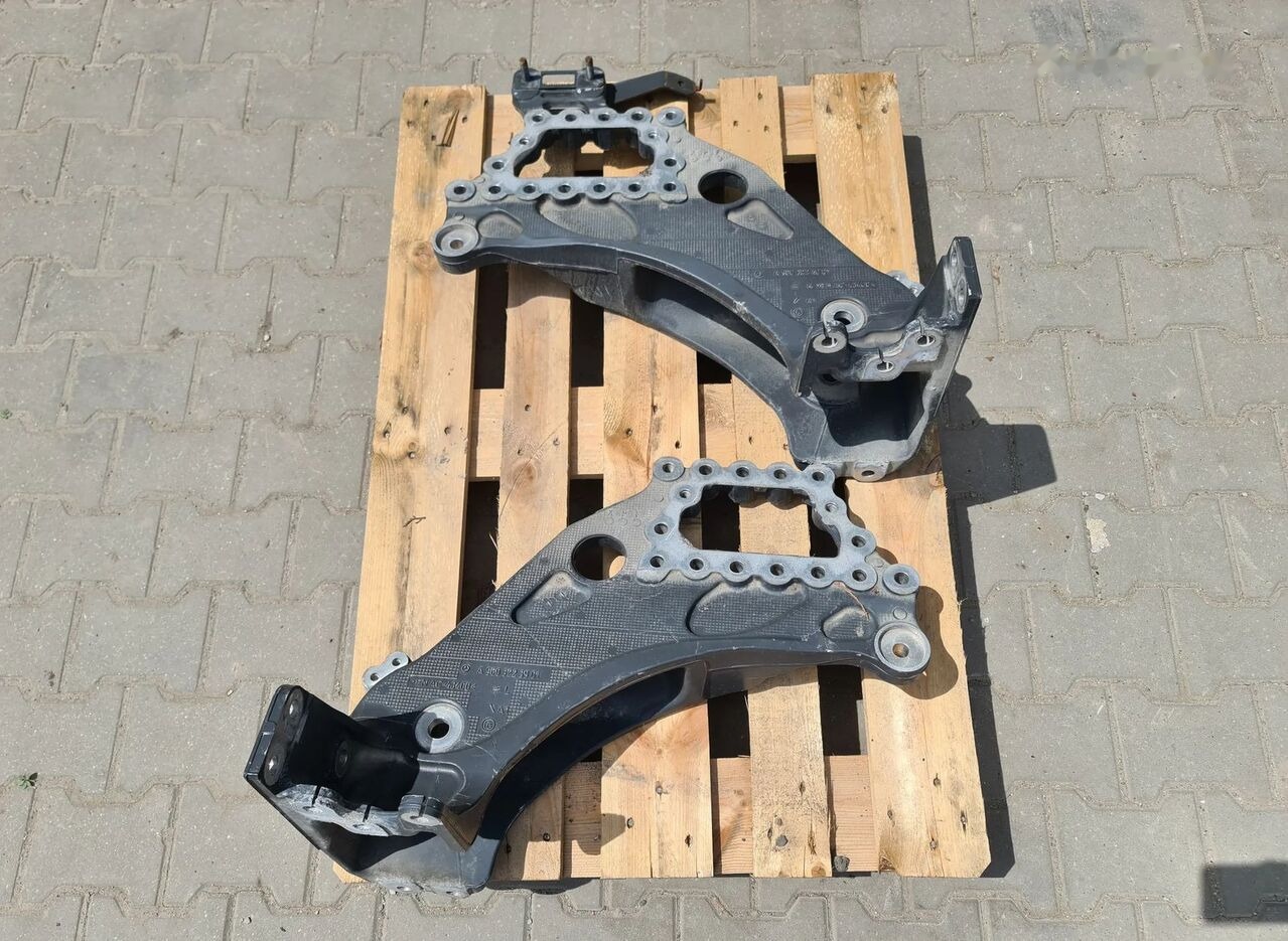 Mocowanie resora Mercedes-Benz ACTROS MP4 truck - Body and exterior for Truck: picture 1 Mocowanie resora Mercedes-Benz ACTROS MP4 truck - Body and exterior for Truck: picture 1