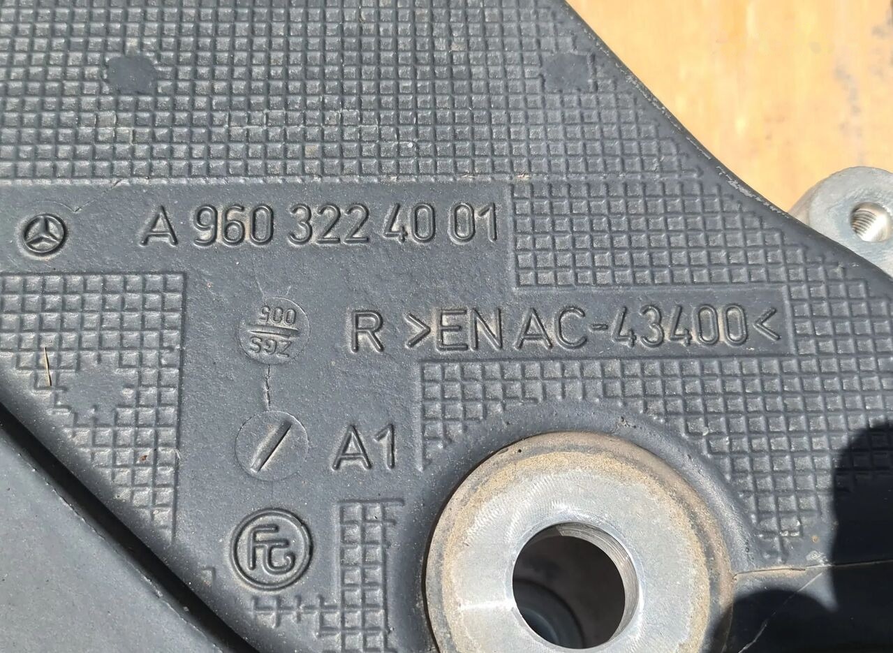Mocowanie resora Mercedes-Benz ACTROS MP4 truck - Body and exterior for Truck: picture 5 Mocowanie resora Mercedes-Benz ACTROS MP4 truck - Body and exterior for Truck: picture 5