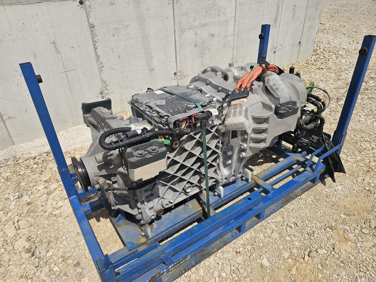 VOLVO FH FM ELECTRIC NEM 3 DRIVETRAIN / EPT2412 / 2400NM - Engine: picture 3 VOLVO FH FM ELECTRIC NEM 3 DRIVETRAIN / EPT2412 / 2400NM - Engine: picture 3