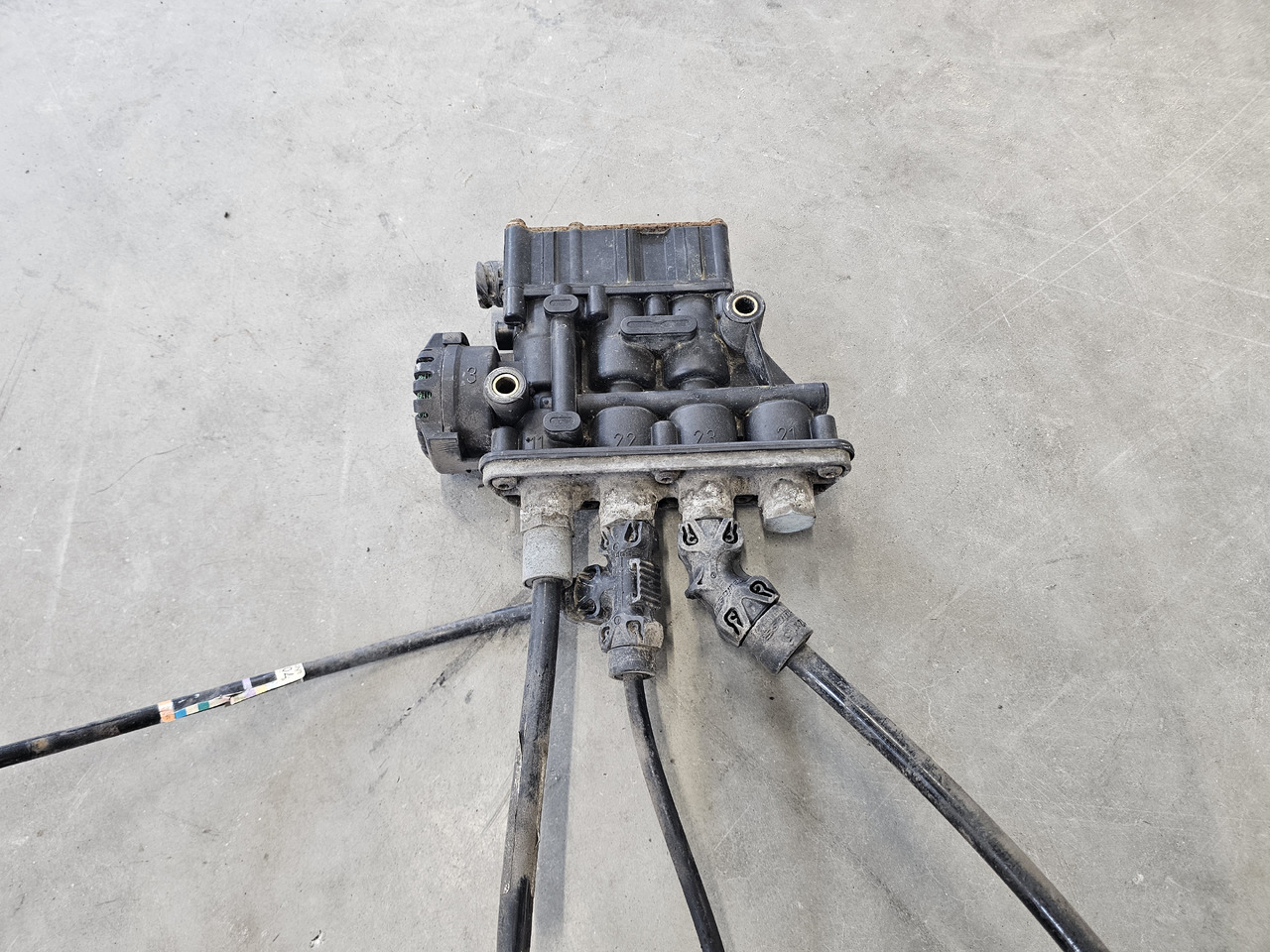 VOLVO FH FM EURO 6 / ECAS SUNSPENSION VALVE / K015292 21083657 - Brake valve: picture 4 VOLVO FH FM EURO 6 / ECAS SUNSPENSION VALVE / K015292 21083657 - Brake valve: picture 4