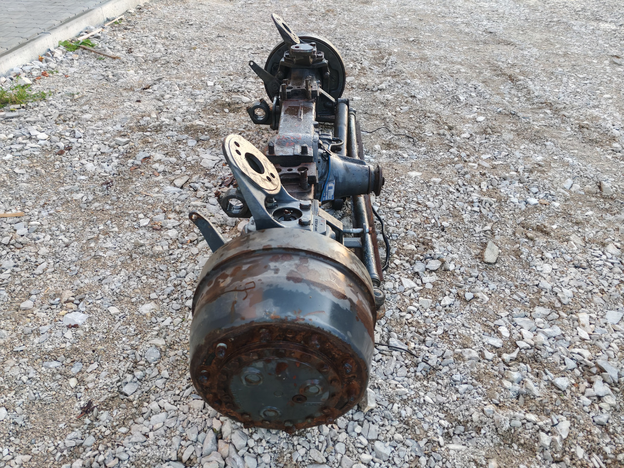 VOLVO FH FM FMX / FRONT DRIVE AXLE 4X4 6X6 / APL-9000 / RATIO: 6.89/2.07 - Front axle: picture 3 VOLVO FH FM FMX / FRONT DRIVE AXLE 4X4 6X6 / APL-9000 / RATIO: 6.89/2.07 - Front axle: picture 3