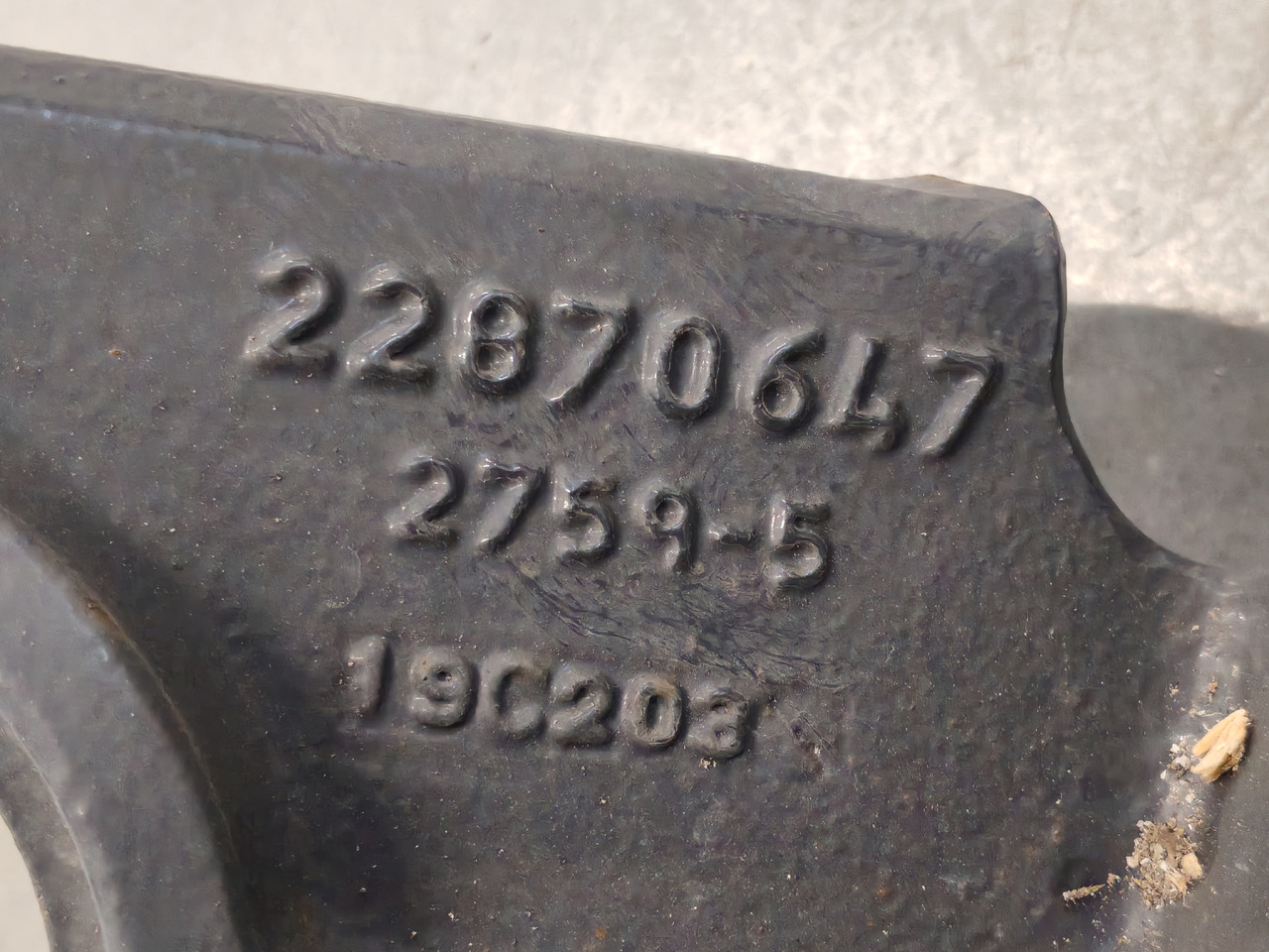 VOLVO FM5 EURO 6 / CABIN SUNSPENSION BRACKET / 22870647 / RIGHT - Frame/ Chassis: picture 4 VOLVO FM5 EURO 6 / CABIN SUNSPENSION BRACKET / 22870647 / RIGHT - Frame/ Chassis: picture 4