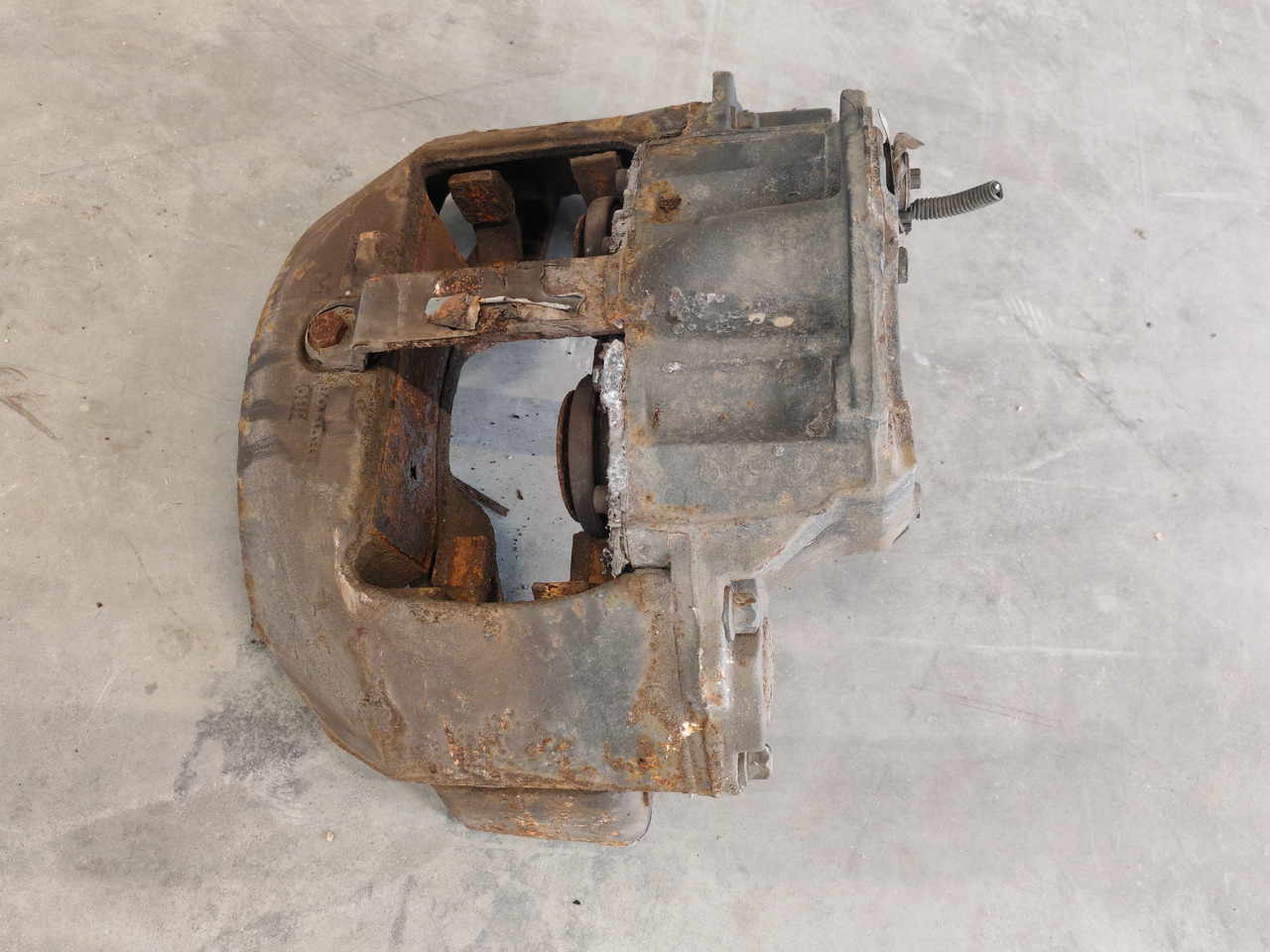 VOLVO RENAULT DXI / MERITOR ELSA 225 / BRAKE CALIPER / RIGHT - Brake caliper: picture 3 VOLVO RENAULT DXI / MERITOR ELSA 225 / BRAKE CALIPER / RIGHT - Brake caliper: picture 3
