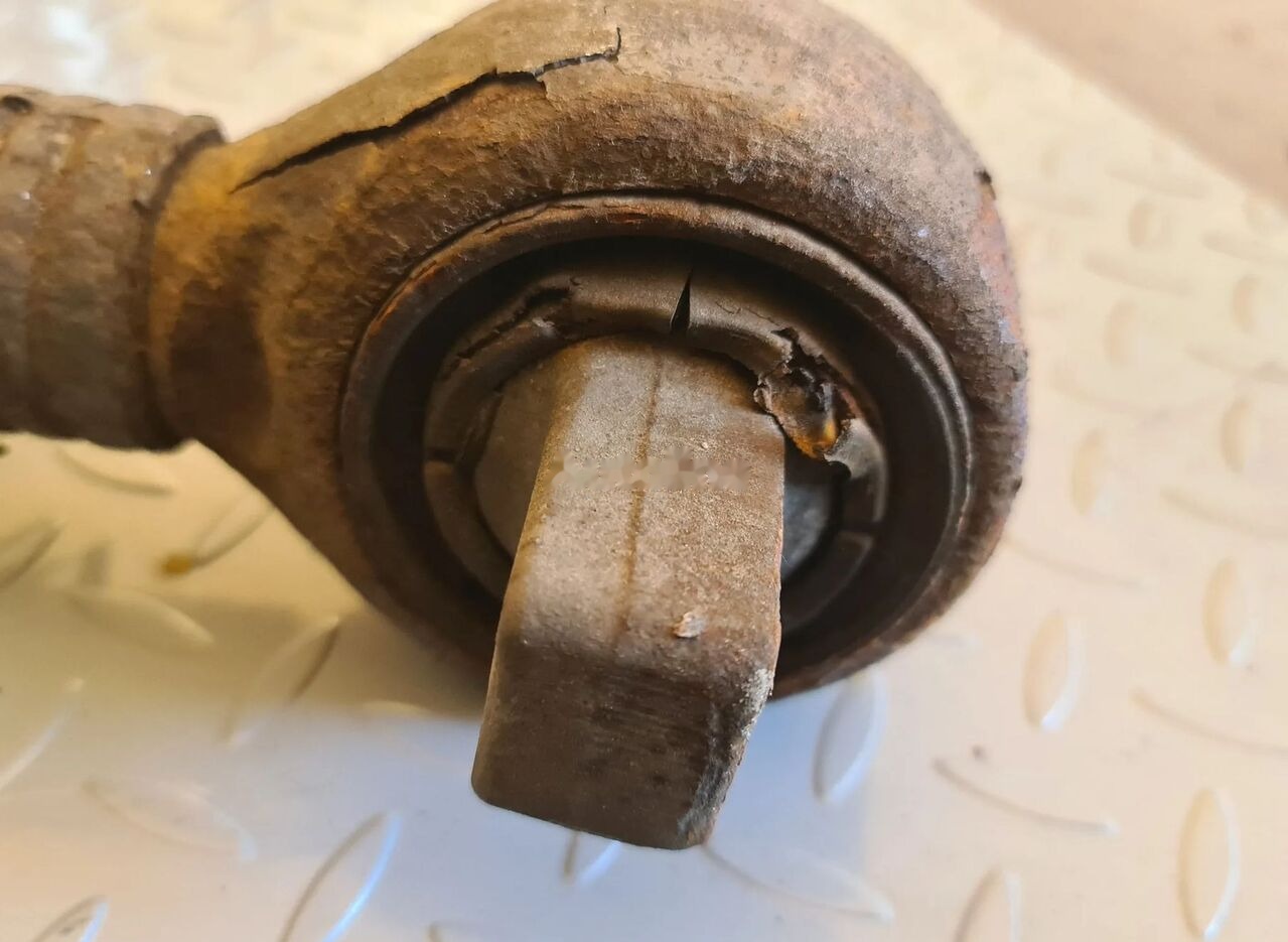 Volvo FH13 FH4 truck - Reaction rod for Truck: picture 4 Volvo FH13 FH4 truck - Reaction rod for Truck: picture 4